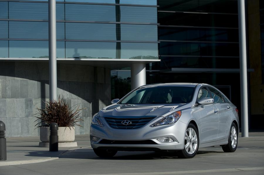  Hyundai Sonata 2010 года  (фото 34 из 162)
